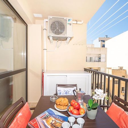 Sea Bliss Apartments With Terrace Just Off Seafront In St Paul'S Bay - By Getawaysmalta Сейнт Полс Бей Екстериор снимка